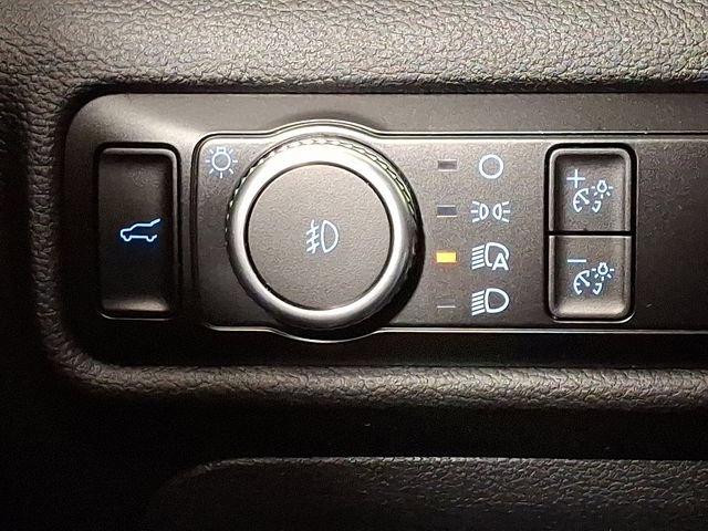 Used 2023 Ford Explorer XLT w/ Equipment Group 202A image 23