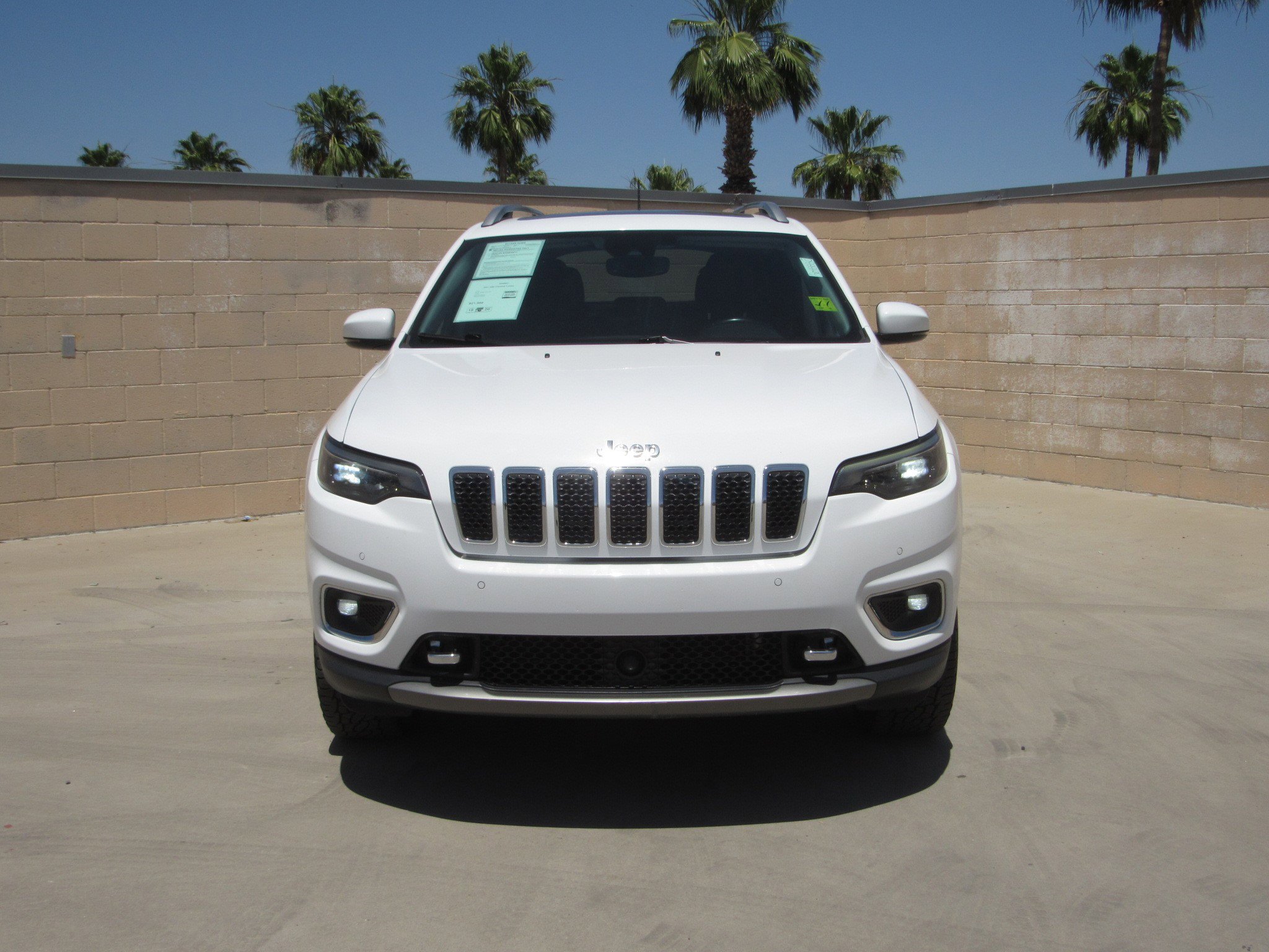Used 2021 Jeep Cherokee Limited w/ Elite Package AWD/4WD image 3