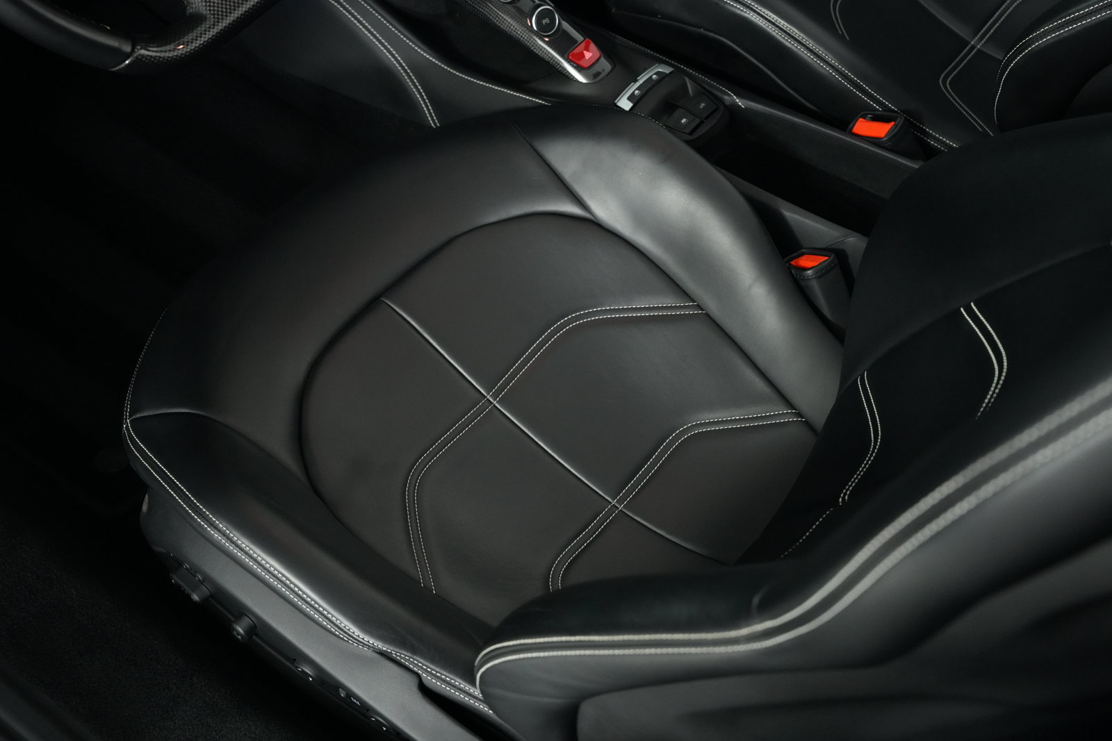 Used 2019 Ferrari 488 Spider RWD image 45