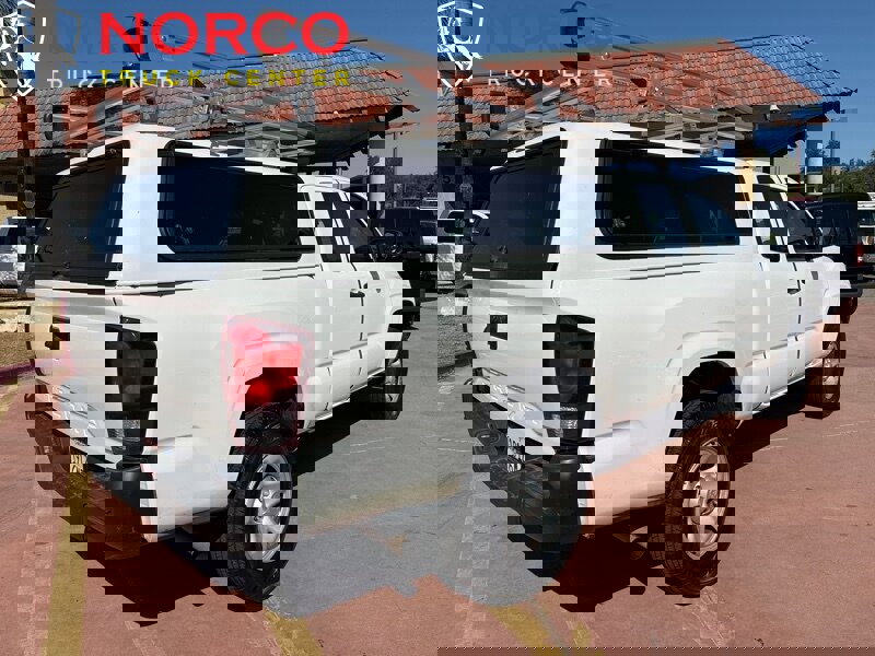 Used 2018 Toyota Tacoma 2WD Access Cab image 9