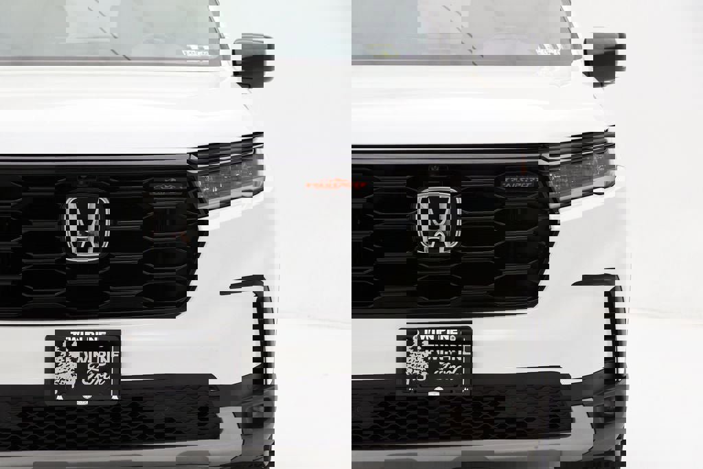 Used 2024 Honda Pilot TrailSport image 5