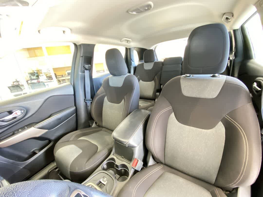 Used 2017 Jeep Cherokee Sport w/ Trailer Tow Group image 14