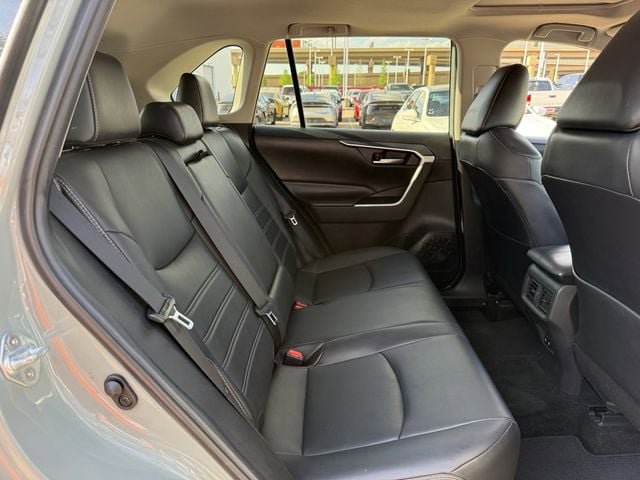 Used 2019 Toyota RAV4 XLE Premium image 33