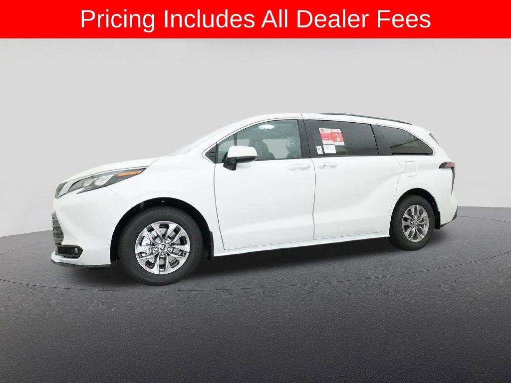 New 2026 Toyota Sienna XLE FWD image 18