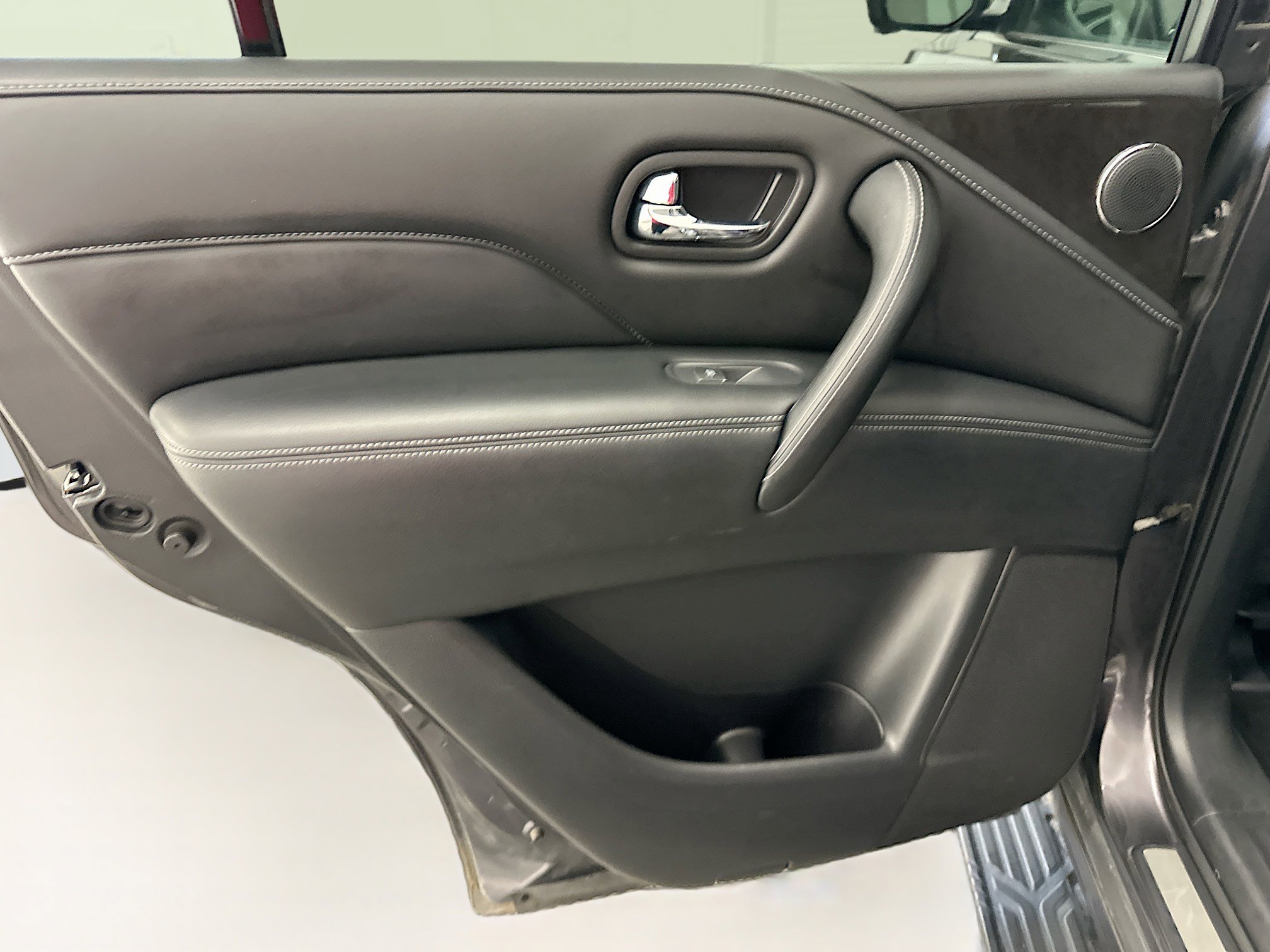 Used 2024 INFINITI QX80 Luxe image 28