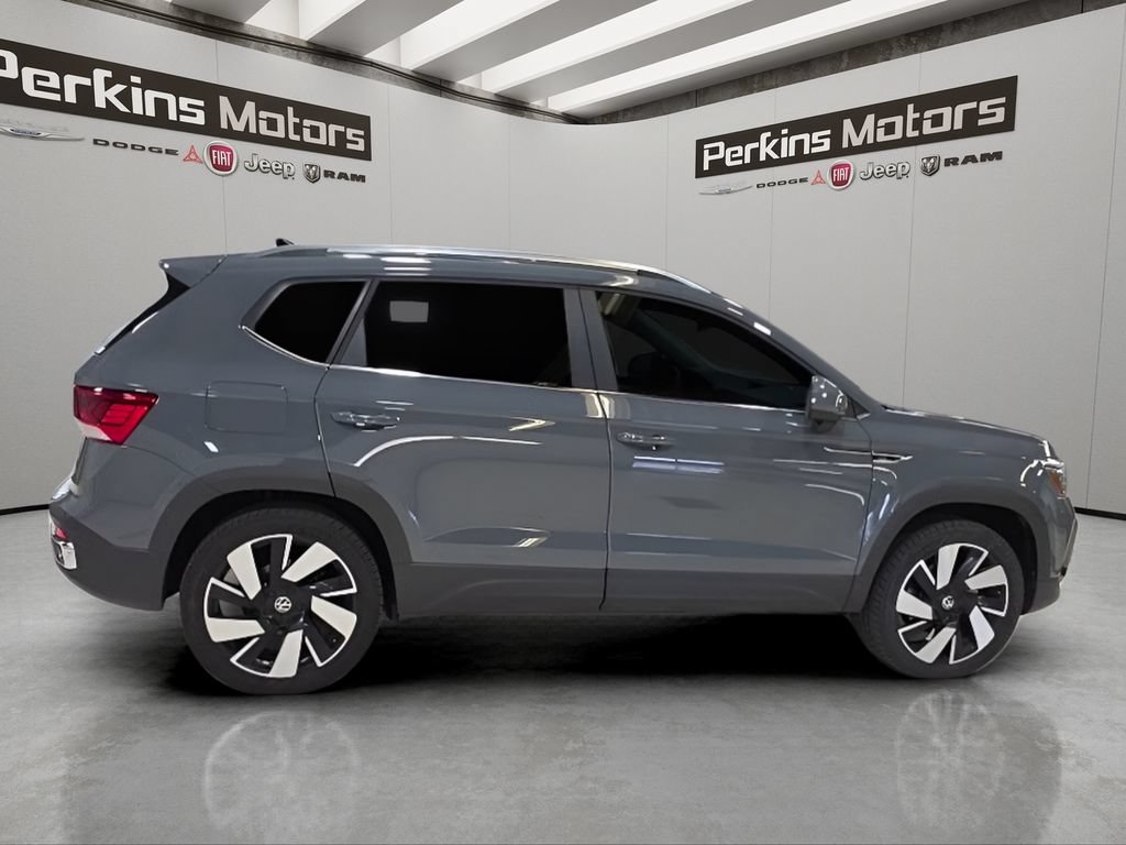 Used 2024 Volkswagen Taos SEL AWD/4WD image 6