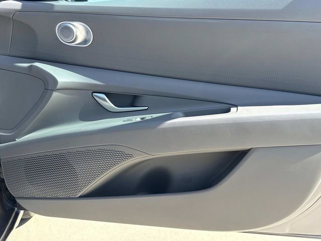 Used 2023 Hyundai Elantra SEL image 19