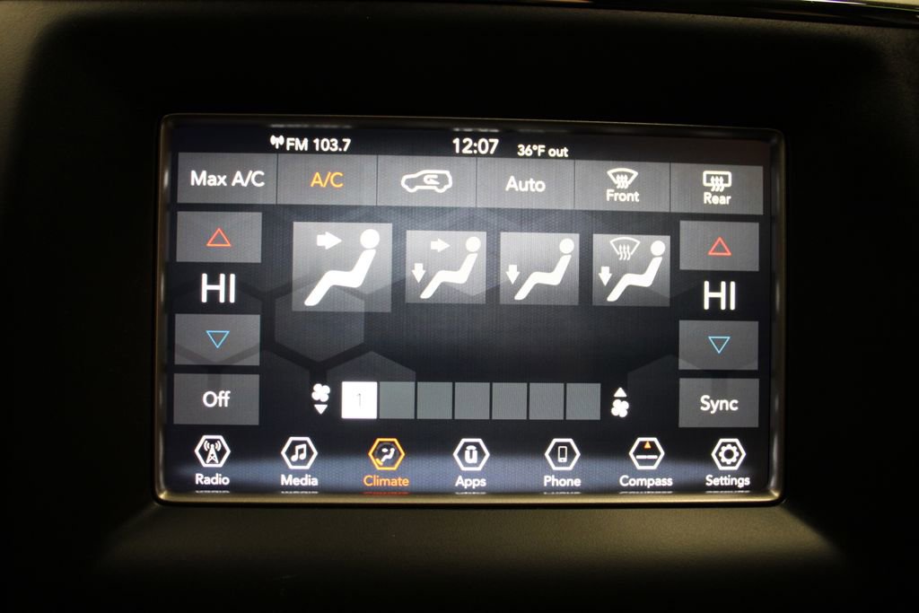 Used 2019 Jeep Grand Cherokee Laredo image 16