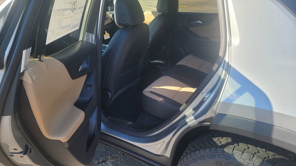New 2026 Chevrolet Equinox ACTIV w/ Convenience Package III image 25