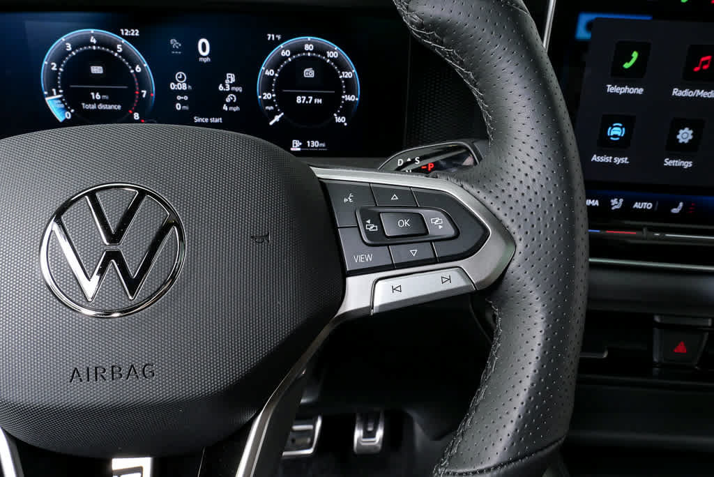 New 2026 Volkswagen Tiguan SE R-Line FWD image 10
