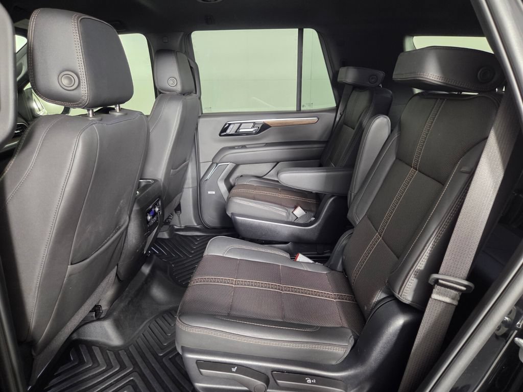 Used 2025 Chevrolet Tahoe High Country RWD image 23
