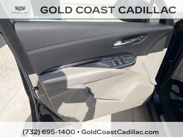Certified 2023 Cadillac XT4 Luxury w/ Cold Weather Package AWD/4WD image 17