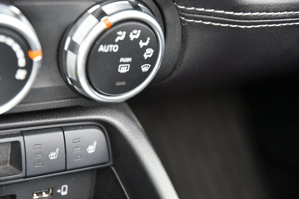 Used 2021 MAZDA MX-5 Miata RF Grand Touring RWD image 21