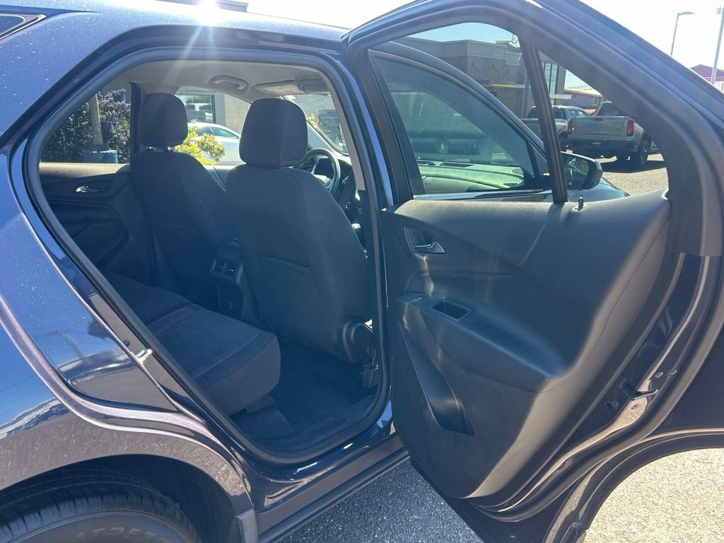 Used 2018 Chevrolet Equinox LT FWD image 29