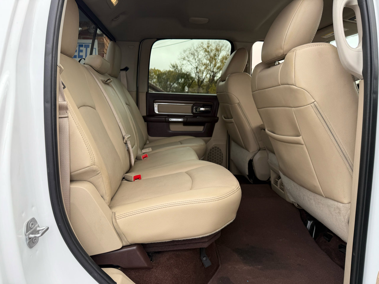 Used 2015 RAM 3500 Laramie w/ Convenience Group image 26