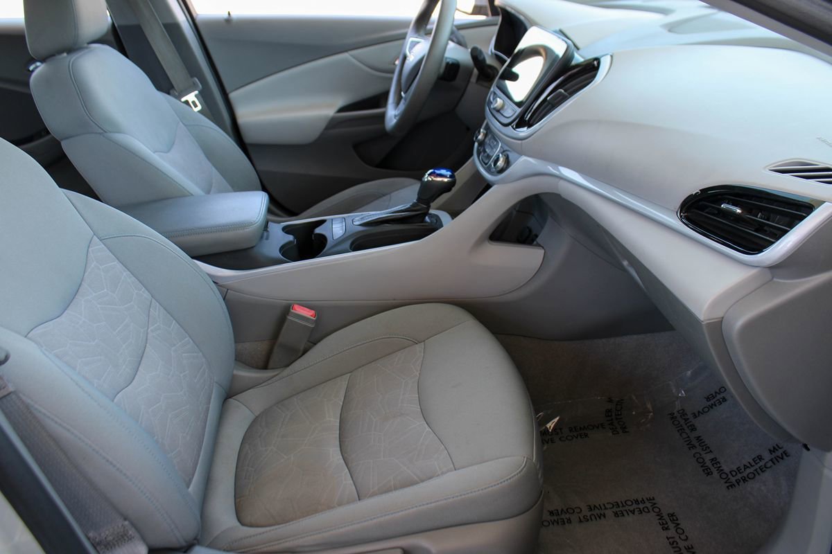 Used 2016 Chevrolet Volt LT w/ Comfort Package FWD image 19