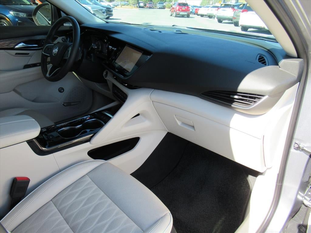 Used 2022 Buick Envision Avenir w/ Technology Package II FWD image 10