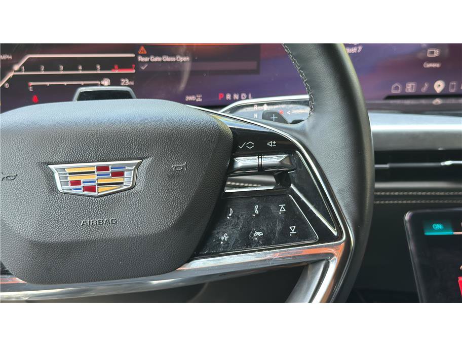 Used 2025 Cadillac Escalade ESV Sport w/ Touring Package AWD/4WD image 32