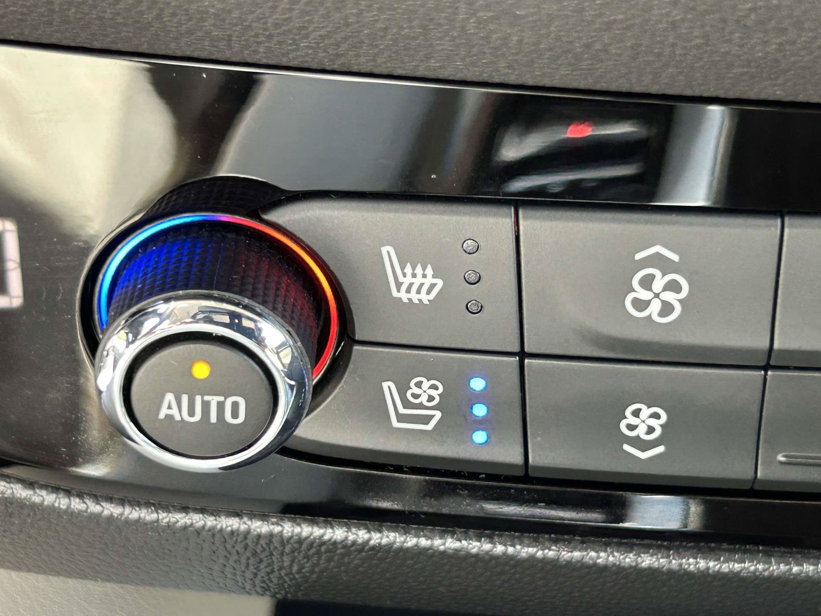 Used 2024 Buick Enclave Avenir w/ Avenir Technology Package FWD image 26