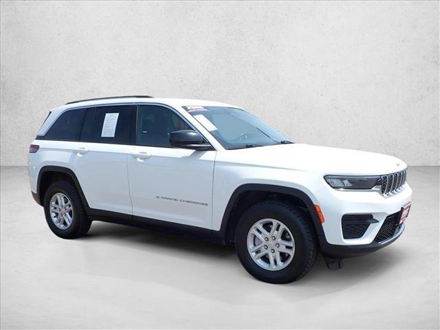 Used 2024 Jeep Grand Cherokee Laredo AWD/4WD image 6