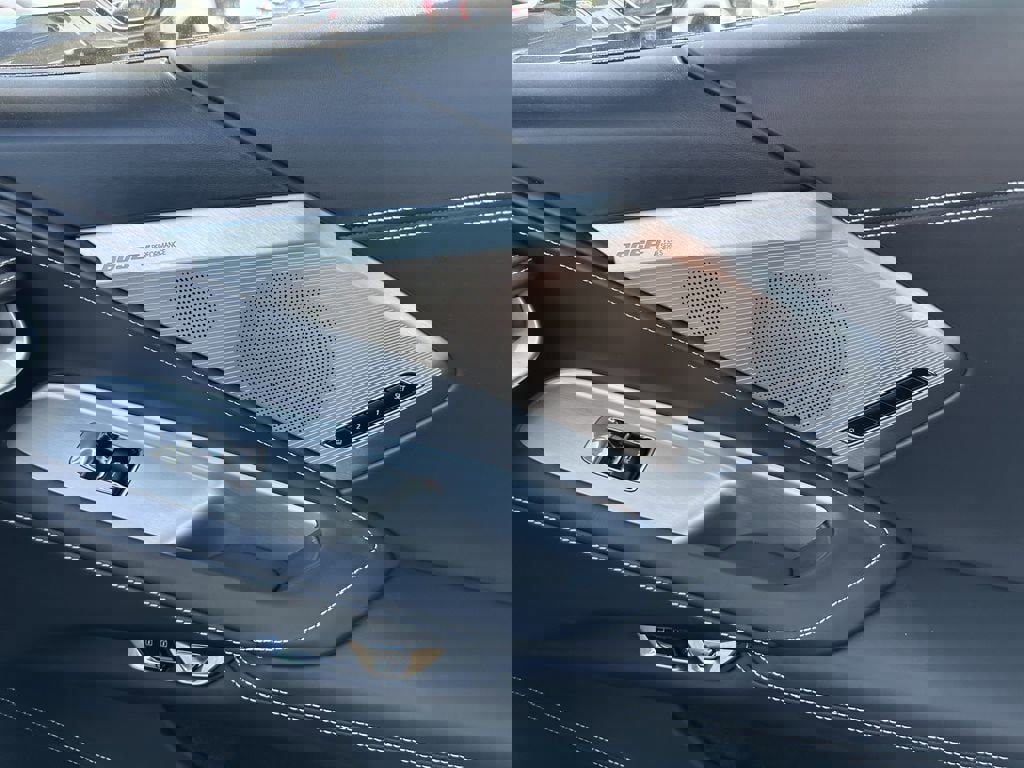 Certified 2023 Chevrolet Corvette Stingray Premium Conv w/ Z51 Performance Package image 32