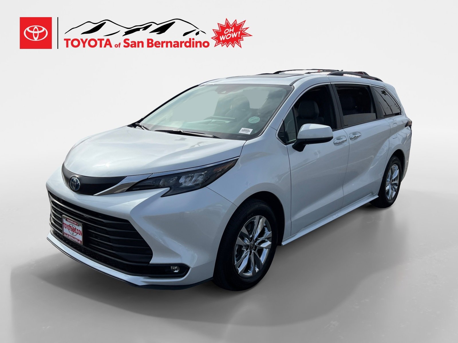 New 2025 Toyota Sienna XLE