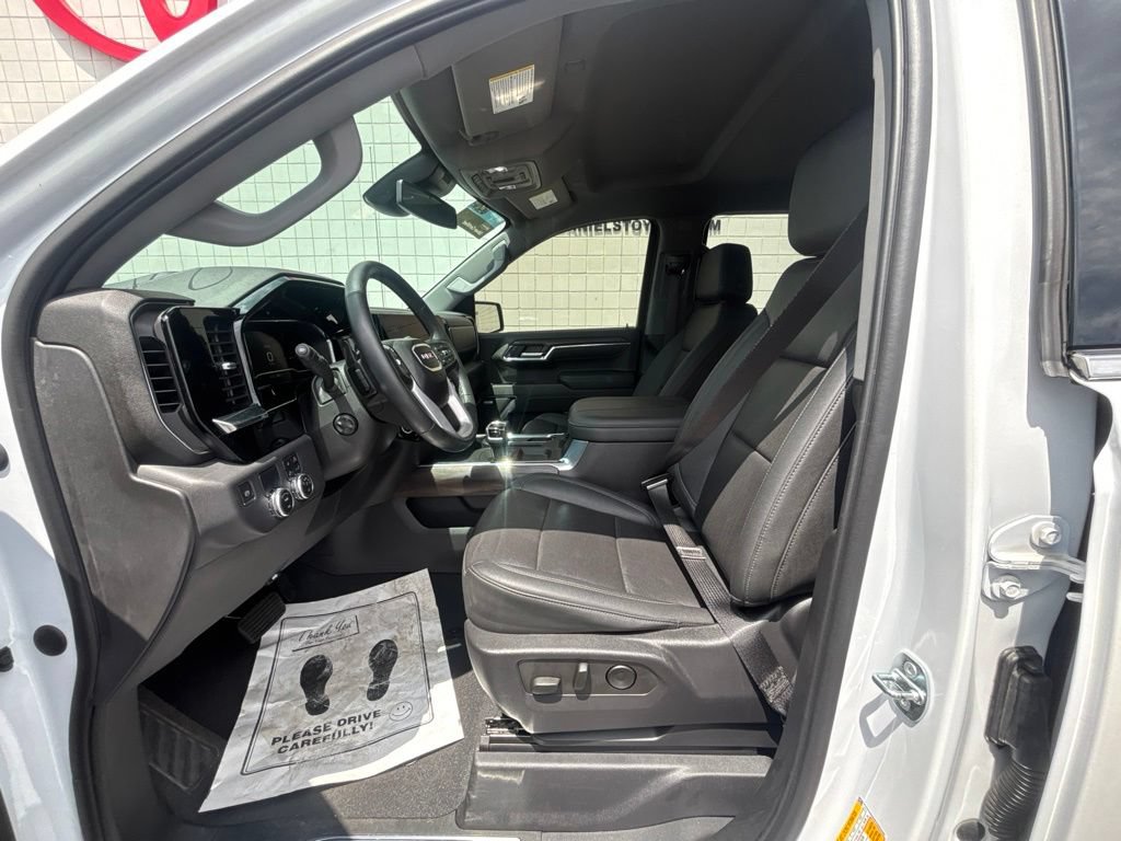 Used 2023 GMC Sierra 1500 SLT w/ SLT Premium Plus Package RWD image 4