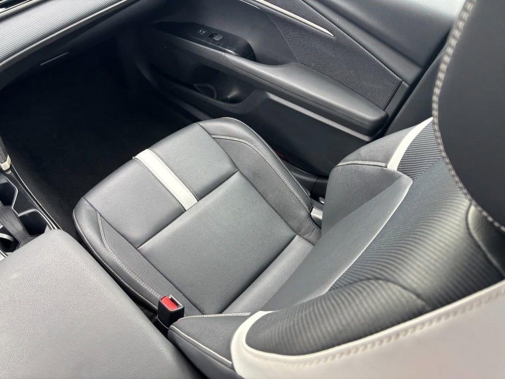 Used 2025 Toyota Camry SE image 22