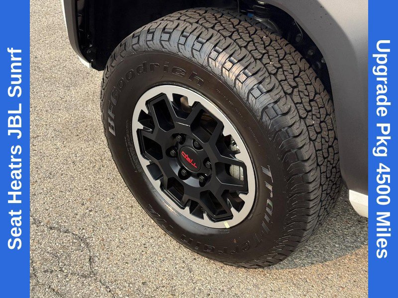 Used 2025 Toyota Tacoma TRD Off-Road w/ TRD Off Road Upgrade Package AWD/4WD image 10
