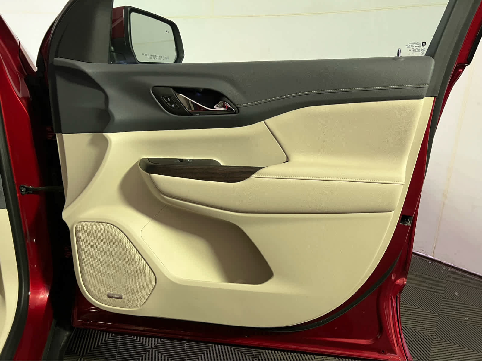 Used 2023 GMC Acadia Denali w/ Denali Ultimate Package image 32