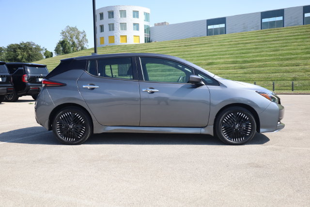 Used 2025 Nissan Leaf SV Plus FWD image 4