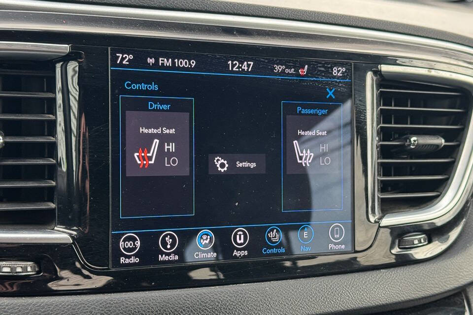 Used 2018 Chrysler Pacifica Touring-L w/ Premium Audio Group image 29