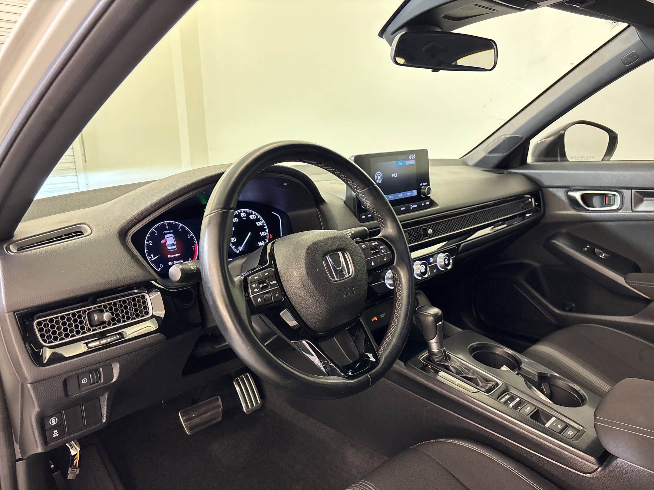 Used 2022 Honda Civic Sport image 4