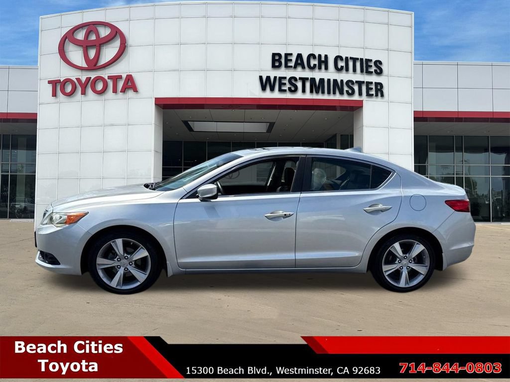 Used 2013 Acura ILX w/ Technology Package FWD image 7