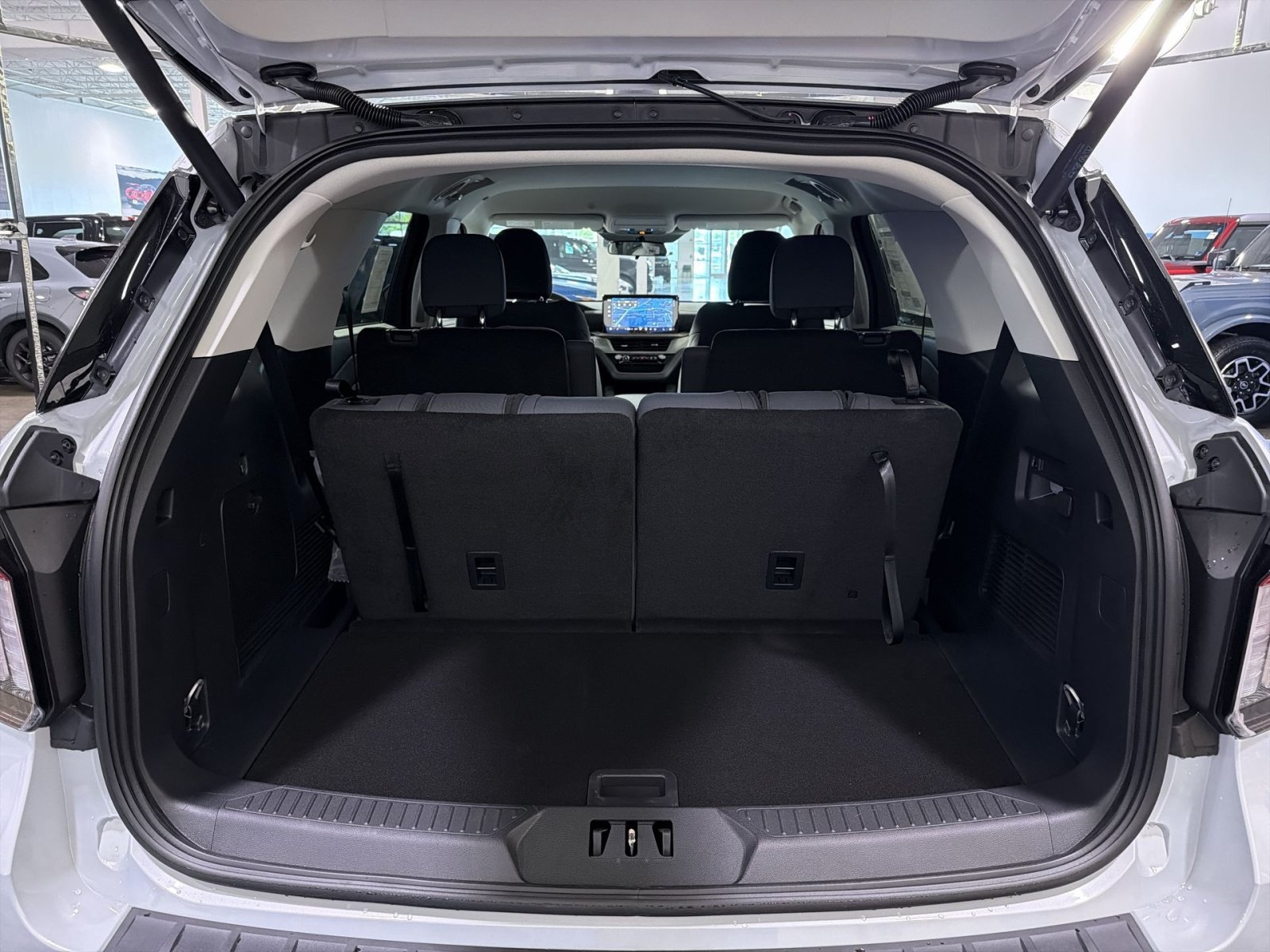 New 2026 Ford Explorer Active AWD/4WD image 31