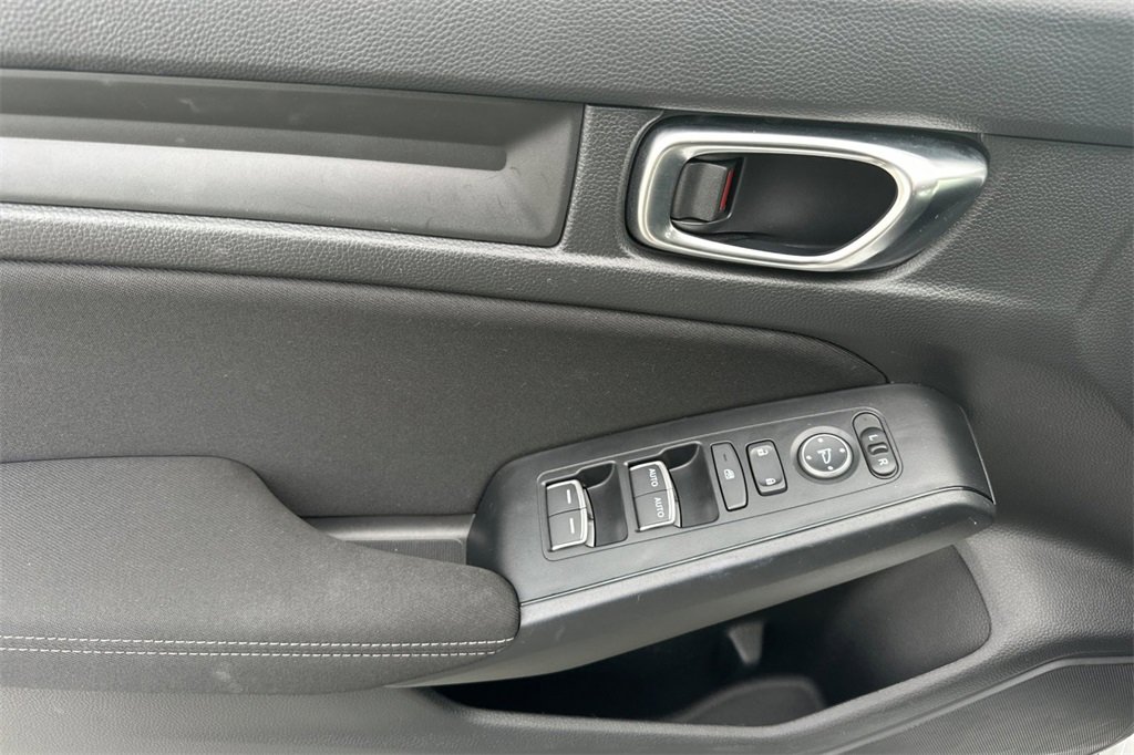 Used 2025 Honda Civic Sport image 10