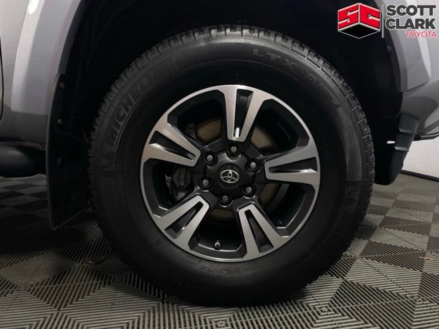 Used 2017 Toyota Tacoma TRD Sport w/ Premium & Technology Package AWD/4WD image 11