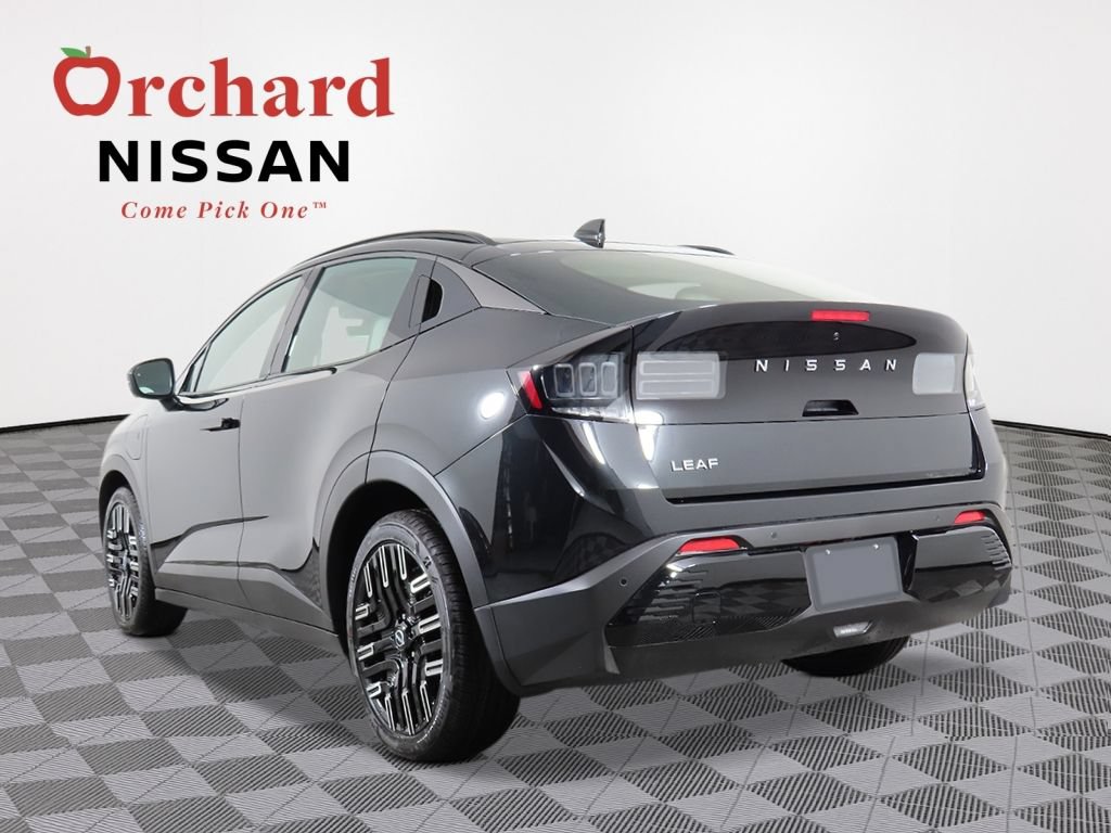New 2026 Nissan Leaf Platinum+ w/ Floor Mat Package (Platinum+) FWD image 3