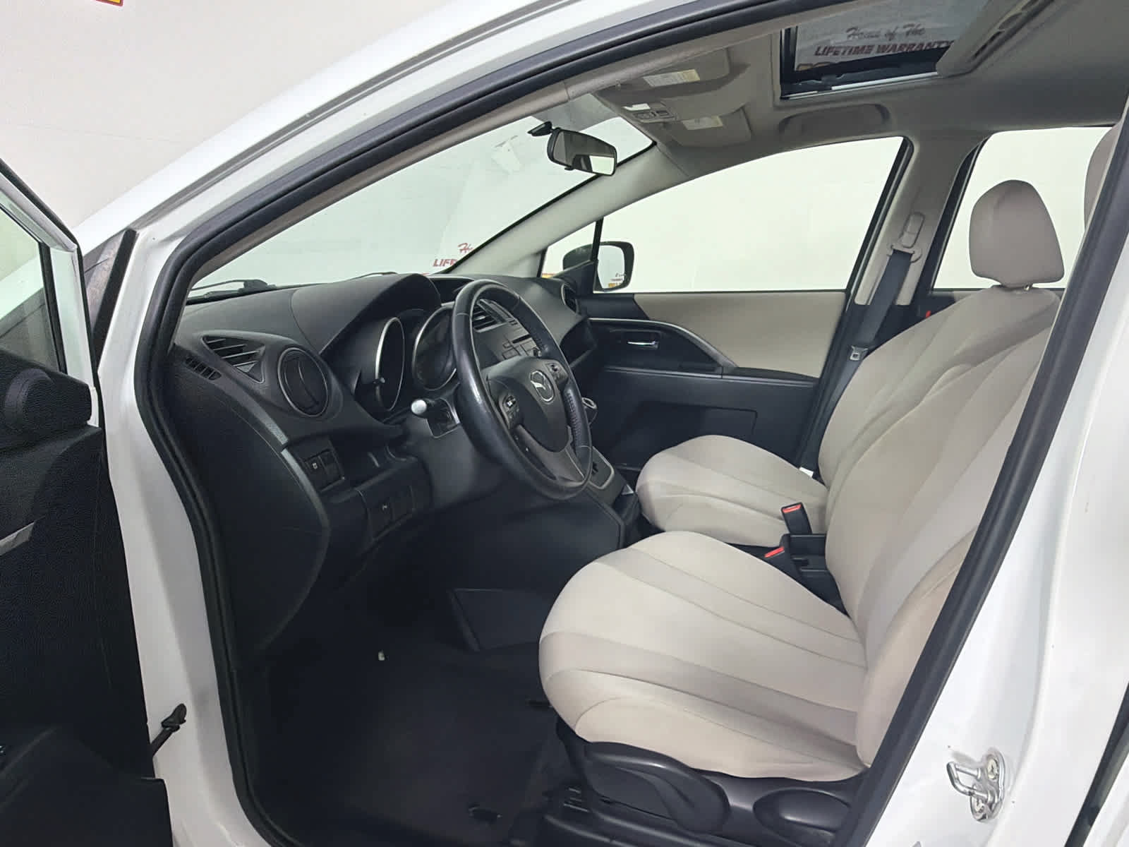 Used 2014 MAZDA MAZDA5 Touring w/ Moonroof & Audio Package FWD image 13