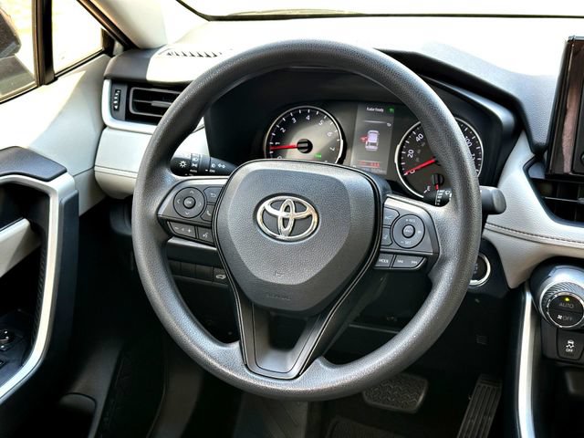 Used 2021 Toyota RAV4 XLE w/ Convenience Package FWD image 27