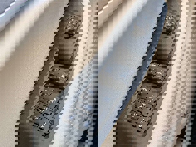 New 2025 Jeep Grand Cherokee Limited w/ Luxury Tech Group II image 26