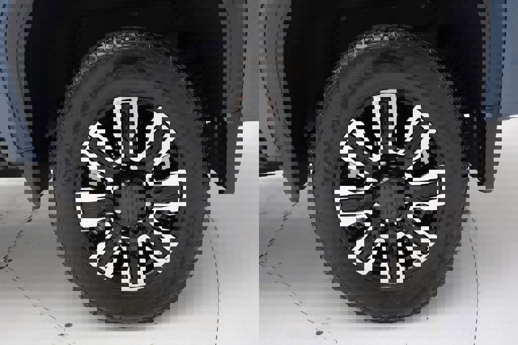 Used 2024 GMC Sierra 2500 Denali Ultimate image 11