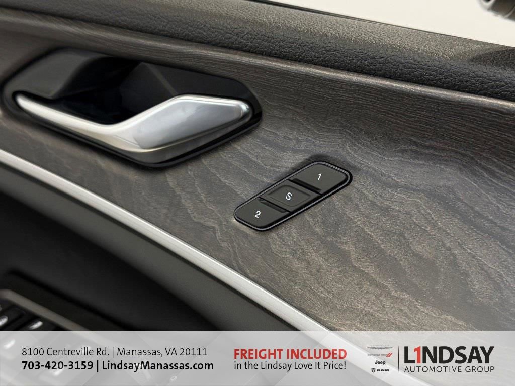 New 2025 Jeep Grand Cherokee L Limited w/ Luxury Tech Group II image 38