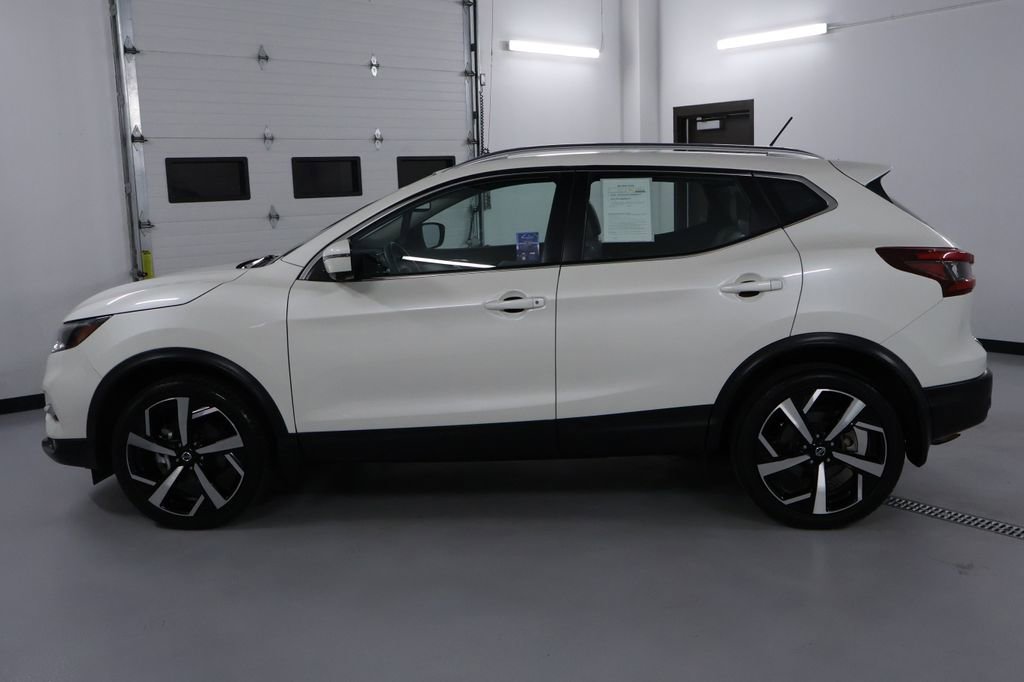 Used 2022 Nissan Rogue Sport SL w/ Premium Package image 4