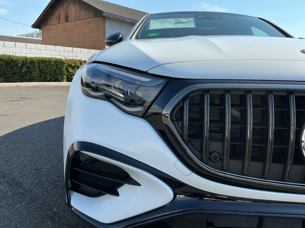 New 2026 Mercedes-Benz E 53 AMG e 4MATIC Sedan image 3
