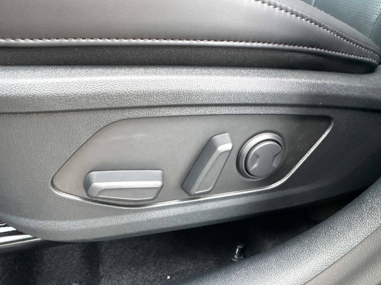 New 2026 Kia Sorento EX FWD image 16