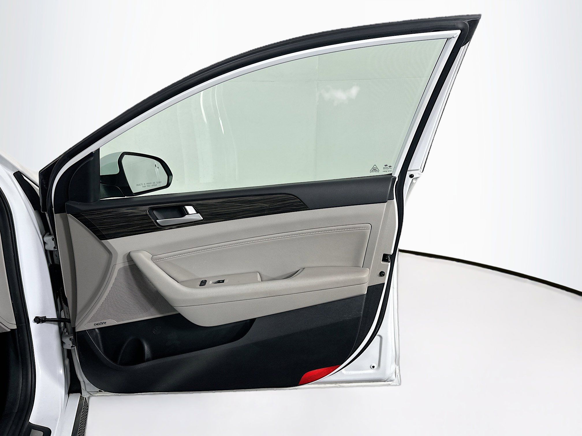 Used 2017 Hyundai Sonata Limited w/ Tech Package 03 image 32