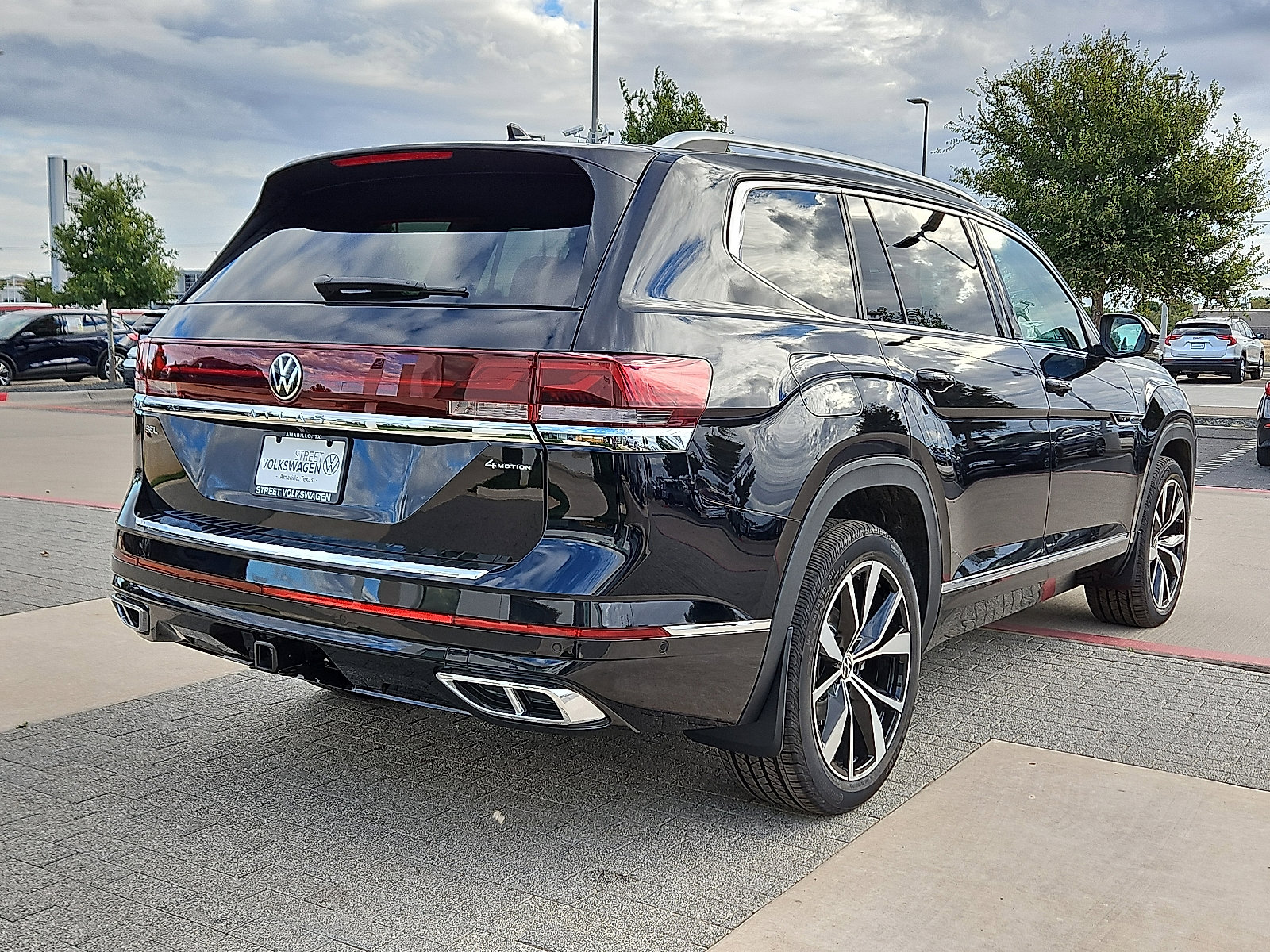 New 2026 Volkswagen Atlas SEL Premium R-Line image 4