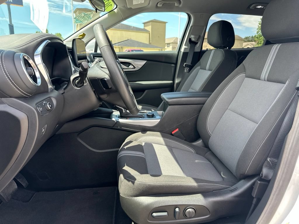 Used 2025 Chevrolet Blazer LT AWD/4WD image 11
