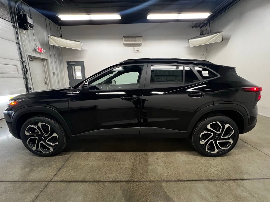 New 2026 Chevrolet Trax RS w/ Driver Confidence Package image 6